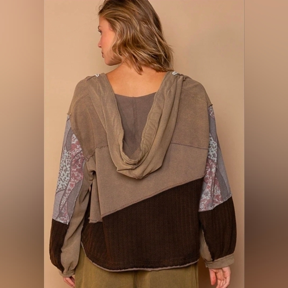 POL Earthy Patchwork V-Neck Sweater - Picture 4 of 9